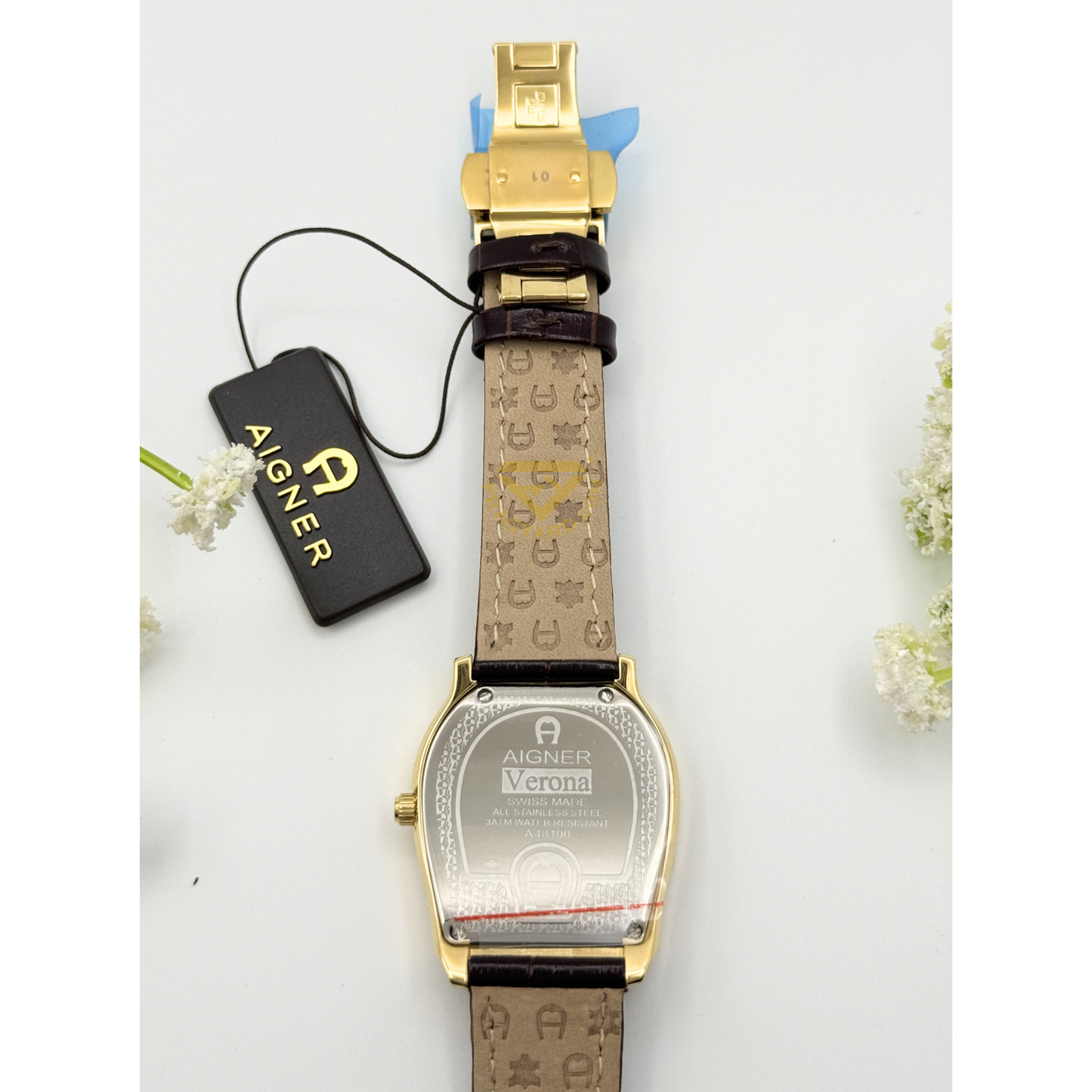 Aigner A48102 New Verona Ladies wrist watch Gold plated Genuine leather strap