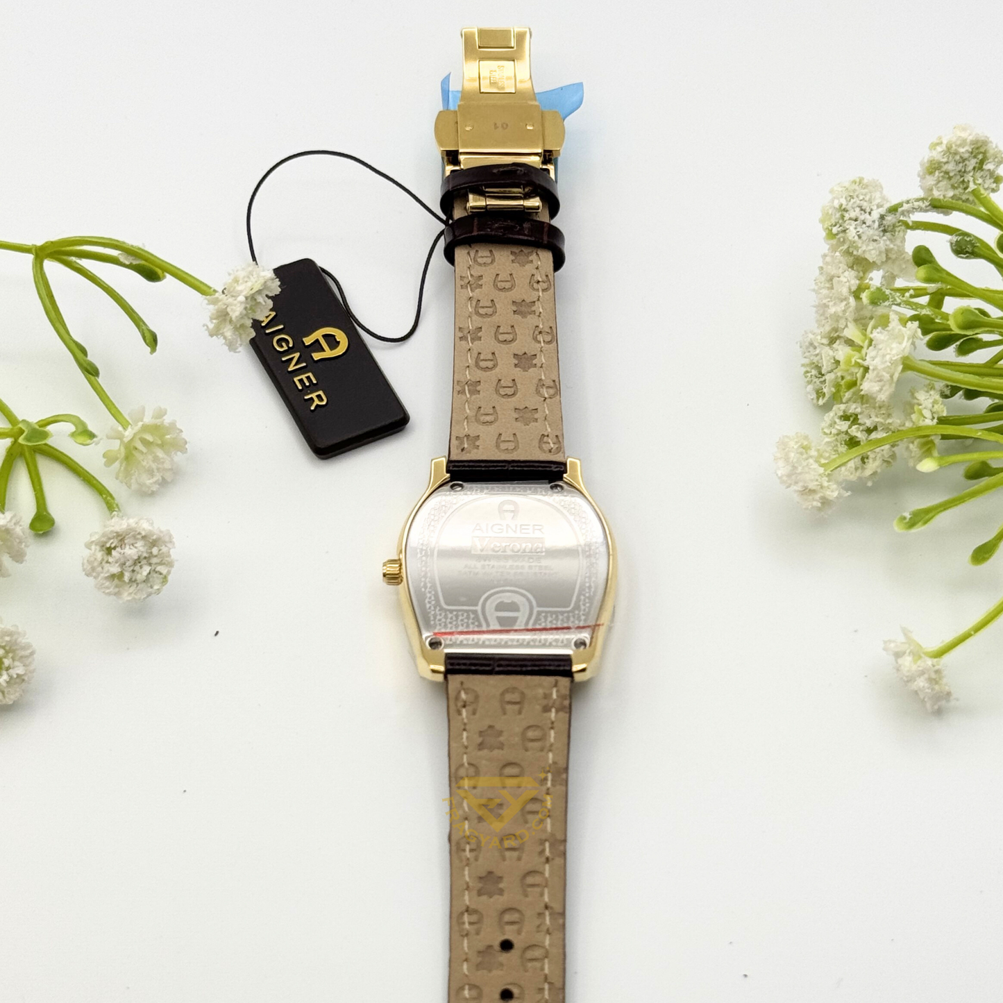 Aigner A48102 New Verona Ladies wrist watch Gold plated Genuine leather strap